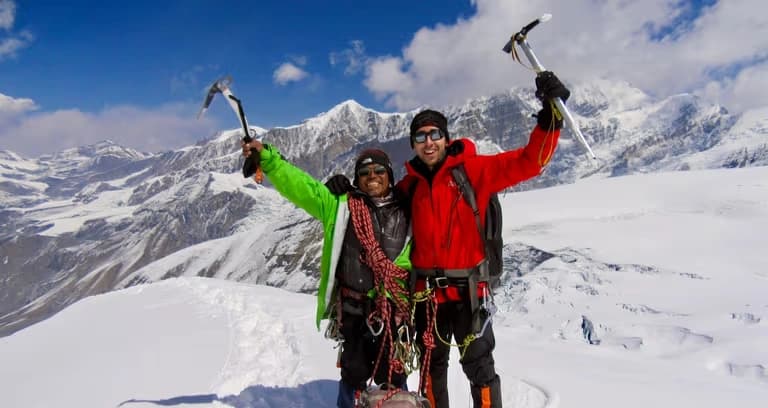 Chulu West Peak climbing