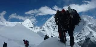 Chulu West Peak climbing