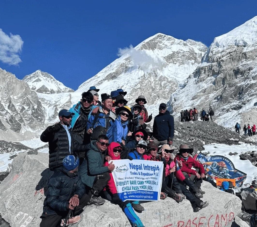 Everest Base Camp (5364m)