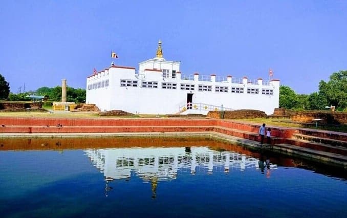 Buddha Story: A Journey from Birth to Enlightenment